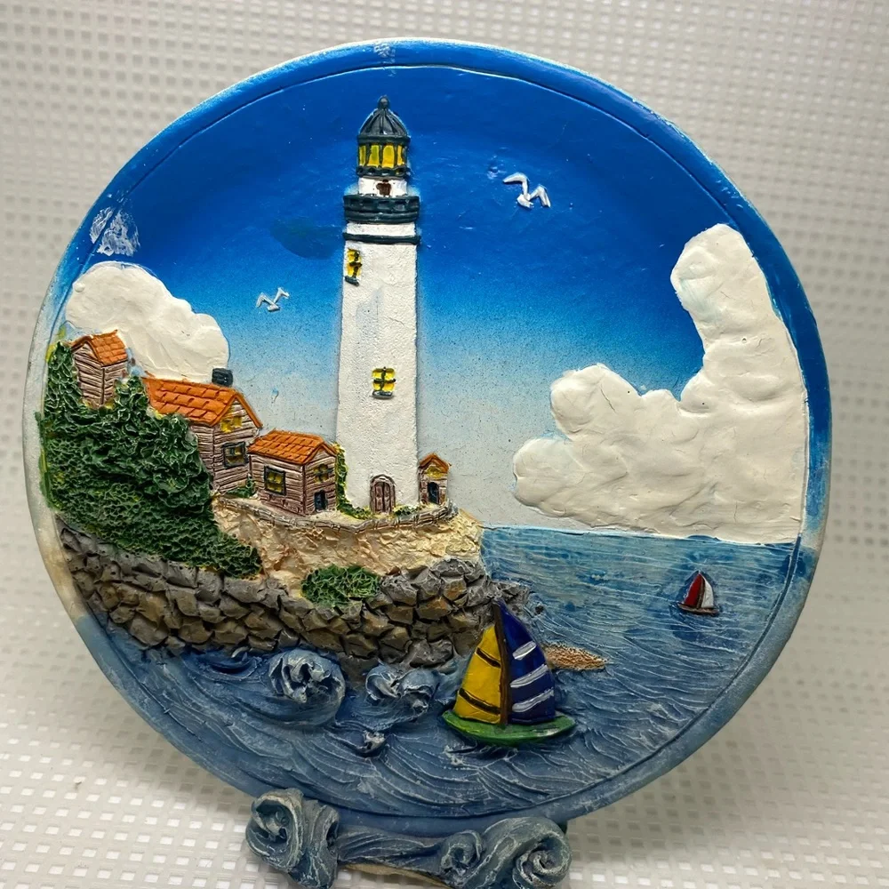 K's Collection Decorative/ Collectible Lighthouse plates on stand (4 1/2” dia.)
